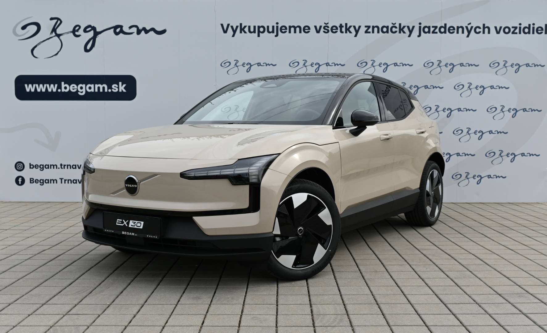 Volvo EX30 SINGLE MOTOR LONG RANGE PLUS RWD