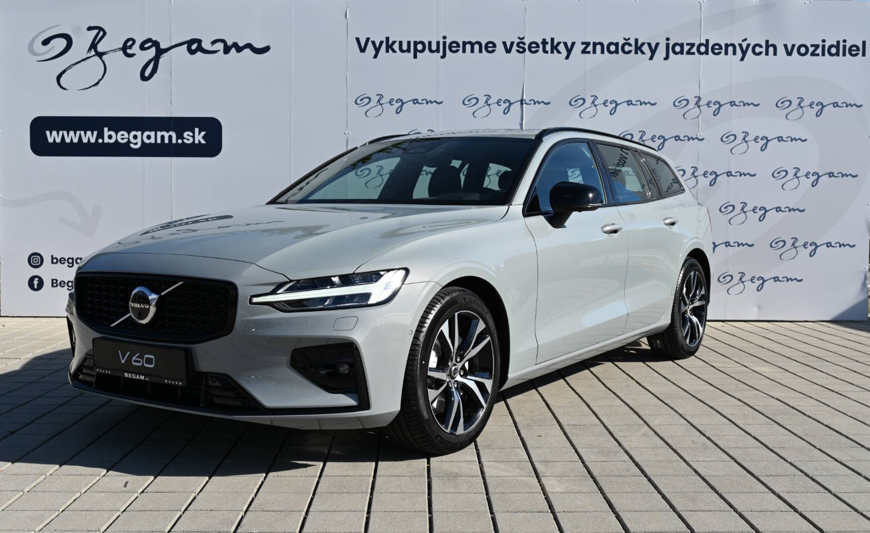 Volvo V60 B4 Plus Dark A/T